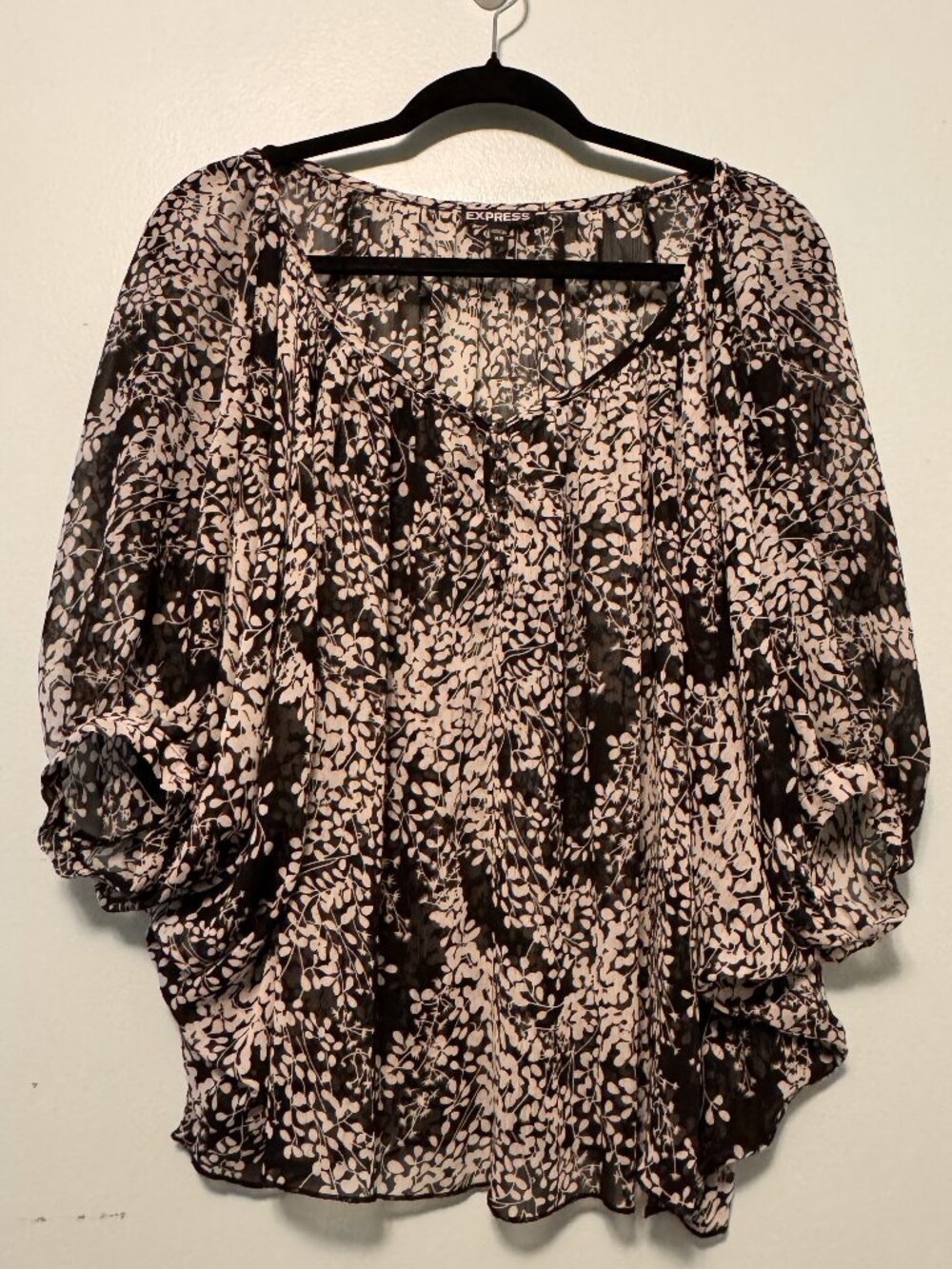 Express Sheer Chiffon Blouse – Black & White Abstract Print – Size XS - JK0478